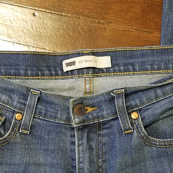 Levi's 515 Midrise bootcut | Back flap pocket {12} - Picture 2 of 7